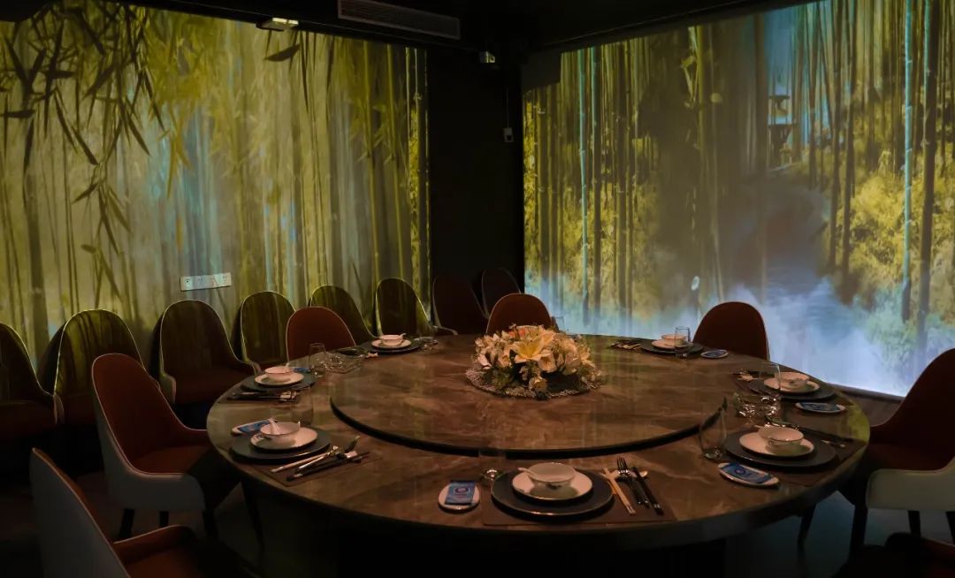 白云美灣廣場5D光影餐廳META即將開業~敬請期待