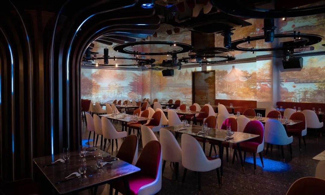 白云美灣廣場5D光影餐廳META即將開業~敬請期待