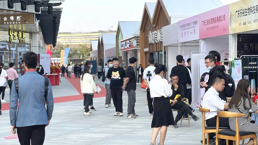 三個關鍵字解鎖白云美灣化妝品博覽會首日的流量密碼 三個關鍵字解鎖白云美灣化妝品博覽會首日的流量密碼