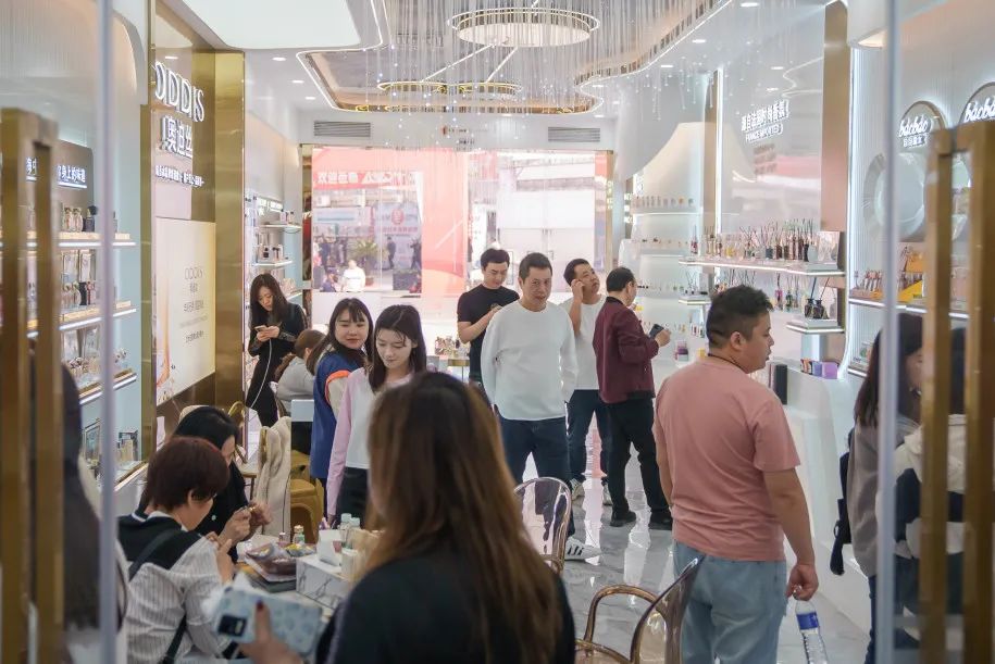 倒計時2天!首屆白云美灣化妝品博覽會即將重磅來襲! 倒計時2天!首屆白云美灣化妝品博覽會即將重磅來襲!